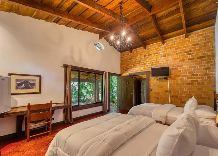 Hacienda La Pacifica Eco-lodge